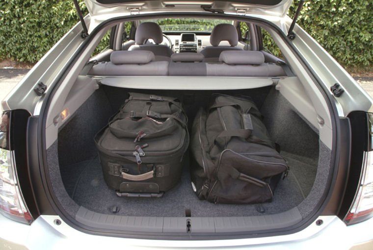 2004 Toyota Prius Trunk Picture
